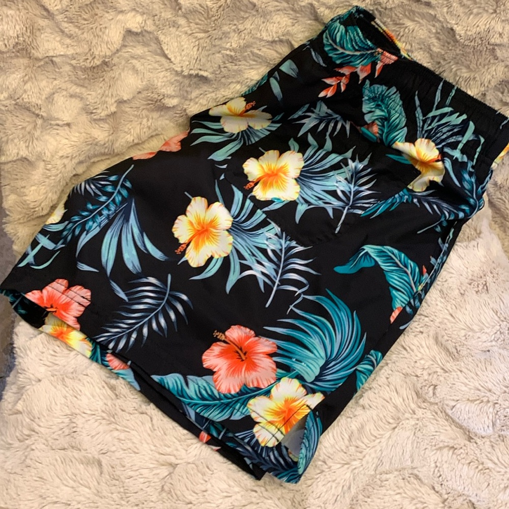 Gently worn Mens Swim Trunks Large (36-38)